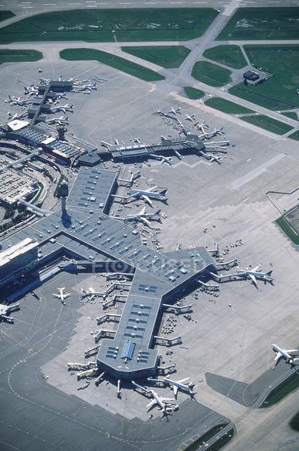 Vista aérea del Aeropuerto Internacional de Vancouver, Columbia Británica, Canadá . - foto de stock