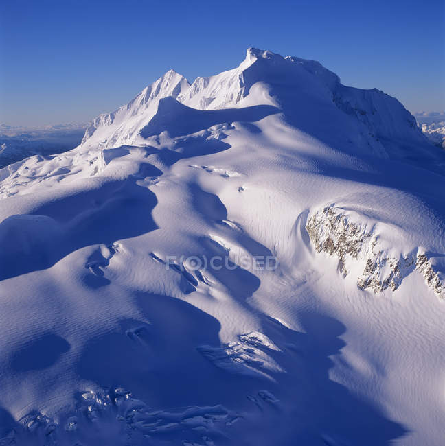 Vista aérea del Monte Garibaldi, Parque Provincial de Garibaldi, Columbia Británica, Canadá . - foto de stock