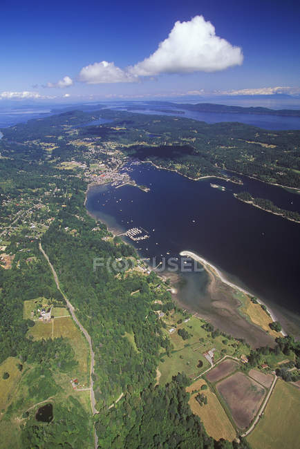 Vista aérea de Salt Spring Island en Columbia Británica, Canadá . - foto de stock