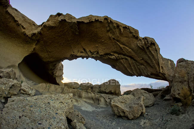 Arco naturale nel deserto — Foto stock