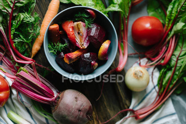 Verduras ecológicas asadas - foto de stock