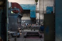 Порожній візок у металургійній промисловості — стокове фото