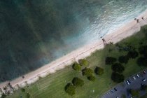 Вид с воздуха на красивый пляж — стоковое фото