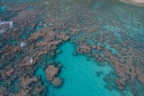 Vista aérea do belo mar azul-turquesa — Fotografia de Stock