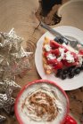 Primo piano di dessert su un tavolo a casa — Foto stock