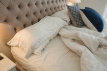 Primo piano della camera da letto a casa — Foto stock
