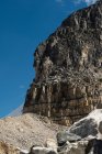 Schöner Felsenberg an einem sonnigen Tag — Stockfoto