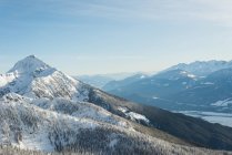 Montagne innevate durante l'inverno — Foto stock