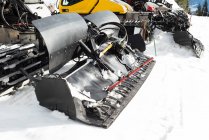Schneepflug-LKW reinigen Schnee im Winter — Stockfoto