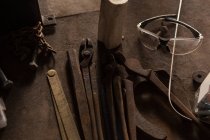 Várias ferramentas na fábrica — Fotografia de Stock