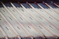 Крупный план текстуры металлической крыши, полный каркас — стоковое фото