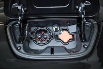 Close-up de tomada de combustível carro elétrico — Fotografia de Stock