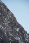 Malerischer Blick auf den schneebedeckten Berg im Winter — Stockfoto