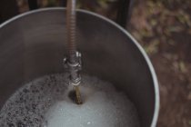 Tuyau fixe au moût de bière pour faire de la bière à la maison — Photo de stock