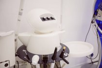 Instruments et outils dentaires professionnels à la clinique dentaire — Photo de stock