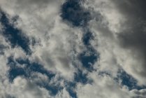 Scena non urbana di cielo nuvoloso durante il giorno — Foto stock