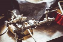 Alte Uhrenfräsmaschine in der Werkstatt — Stockfoto