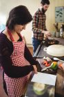 Прибічники Юлії Тимошенко рецепт кухні в домашніх умовах — стокове фото