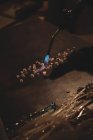 Peças de vidro soltas aquecidas na mesa de pântano na fábrica de sopro de vidro — Fotografia de Stock