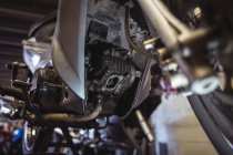 Dettaglio motore moto in officina meccanica industriale — Foto stock