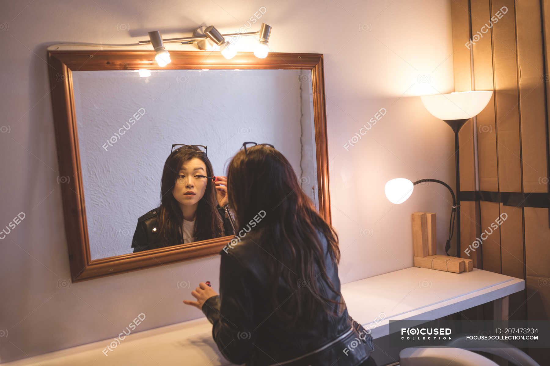Model changing room