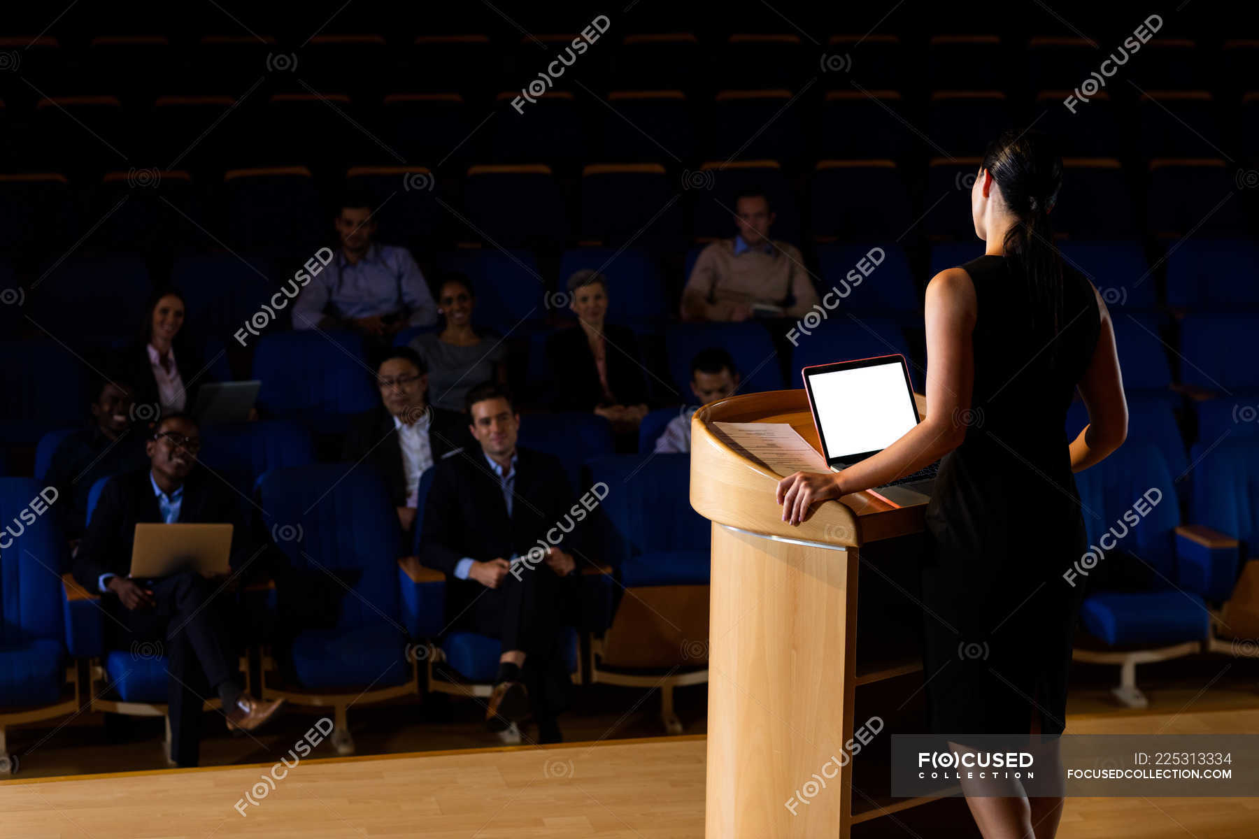 brianna is giving a speech on job specialization