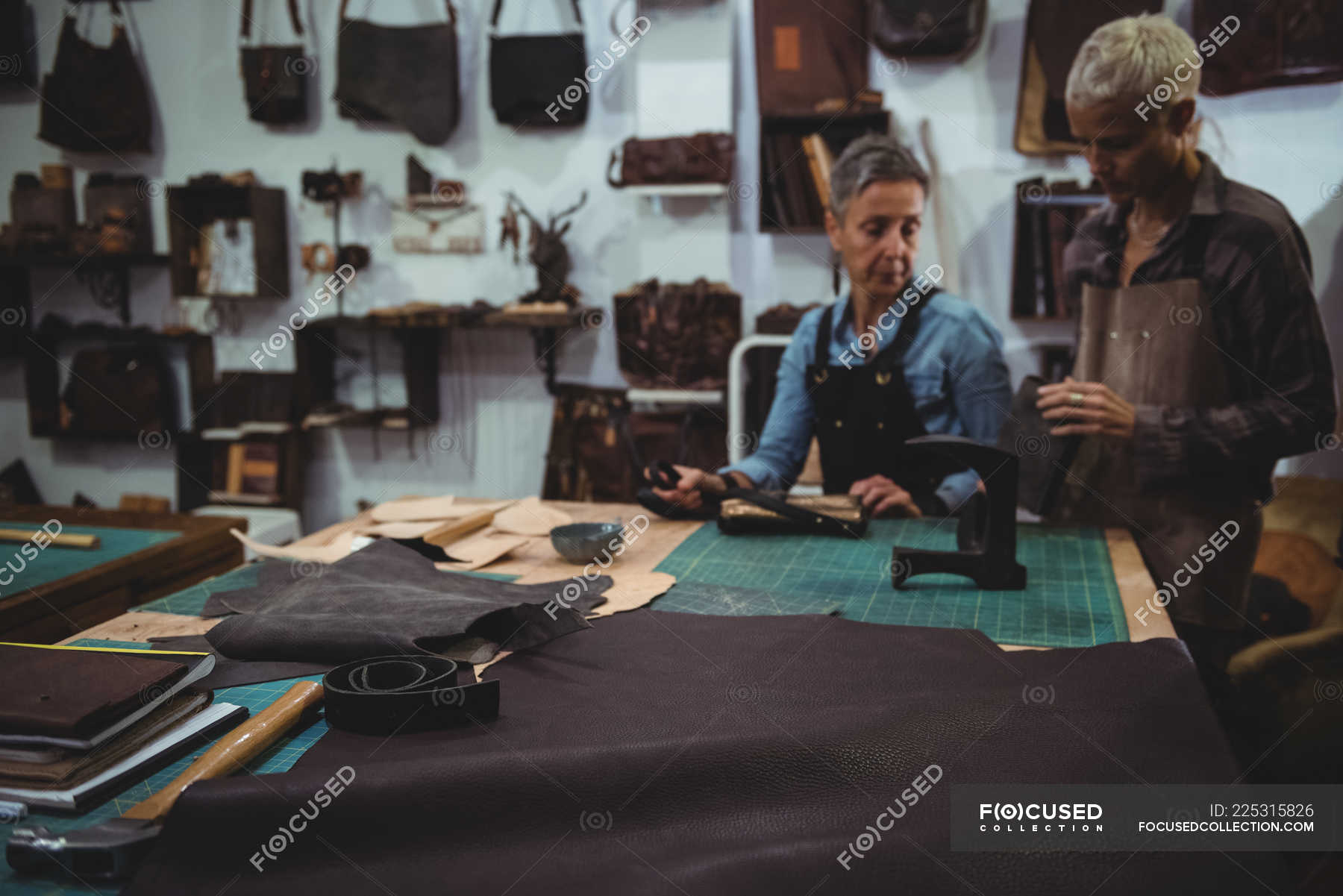 leather bag workshop