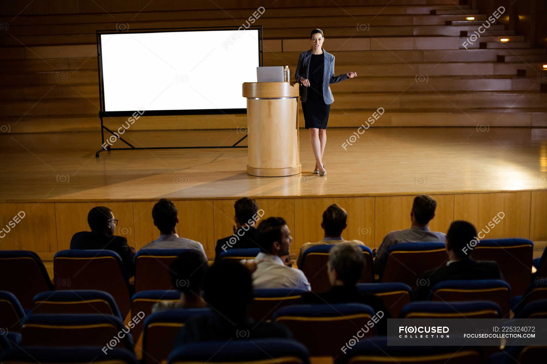 brianna is giving a speech on job specialization