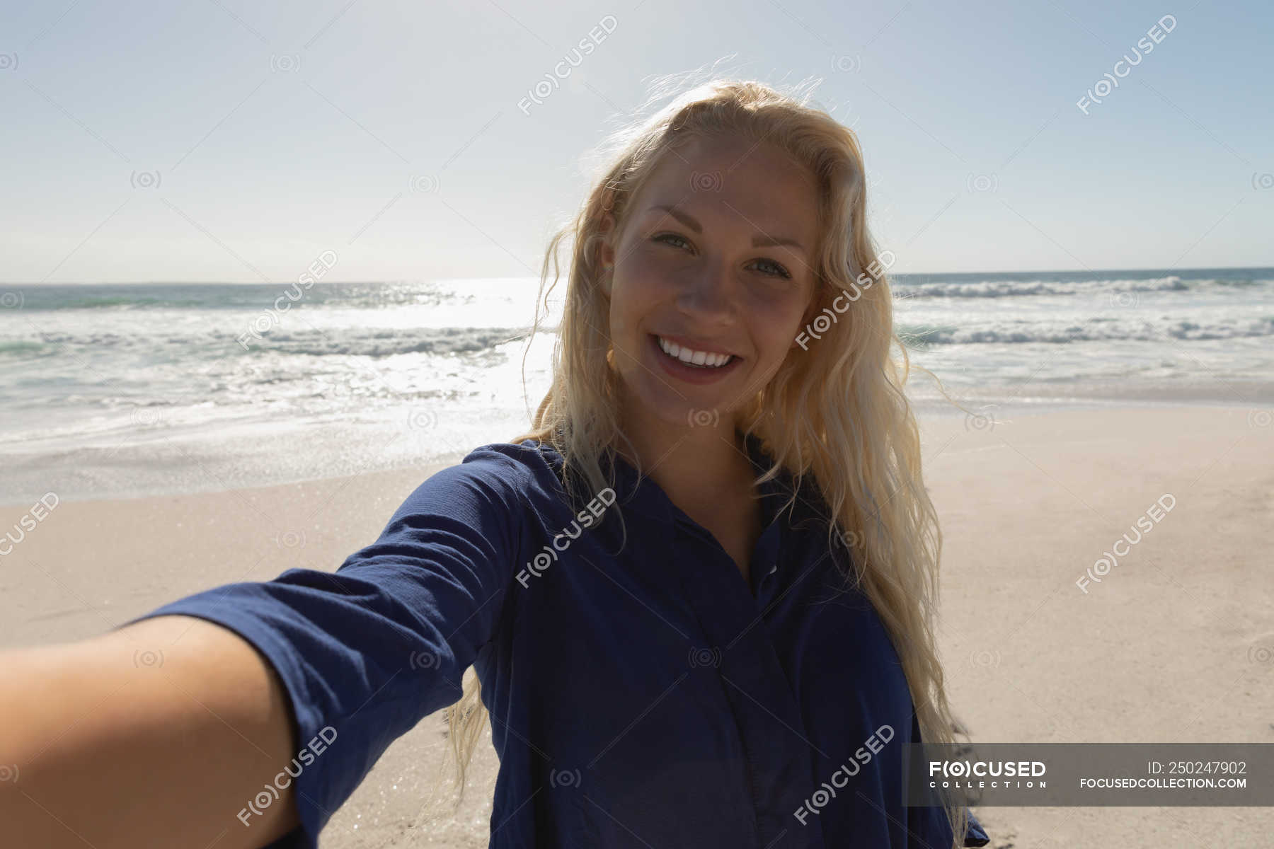 selfie blonde beauty