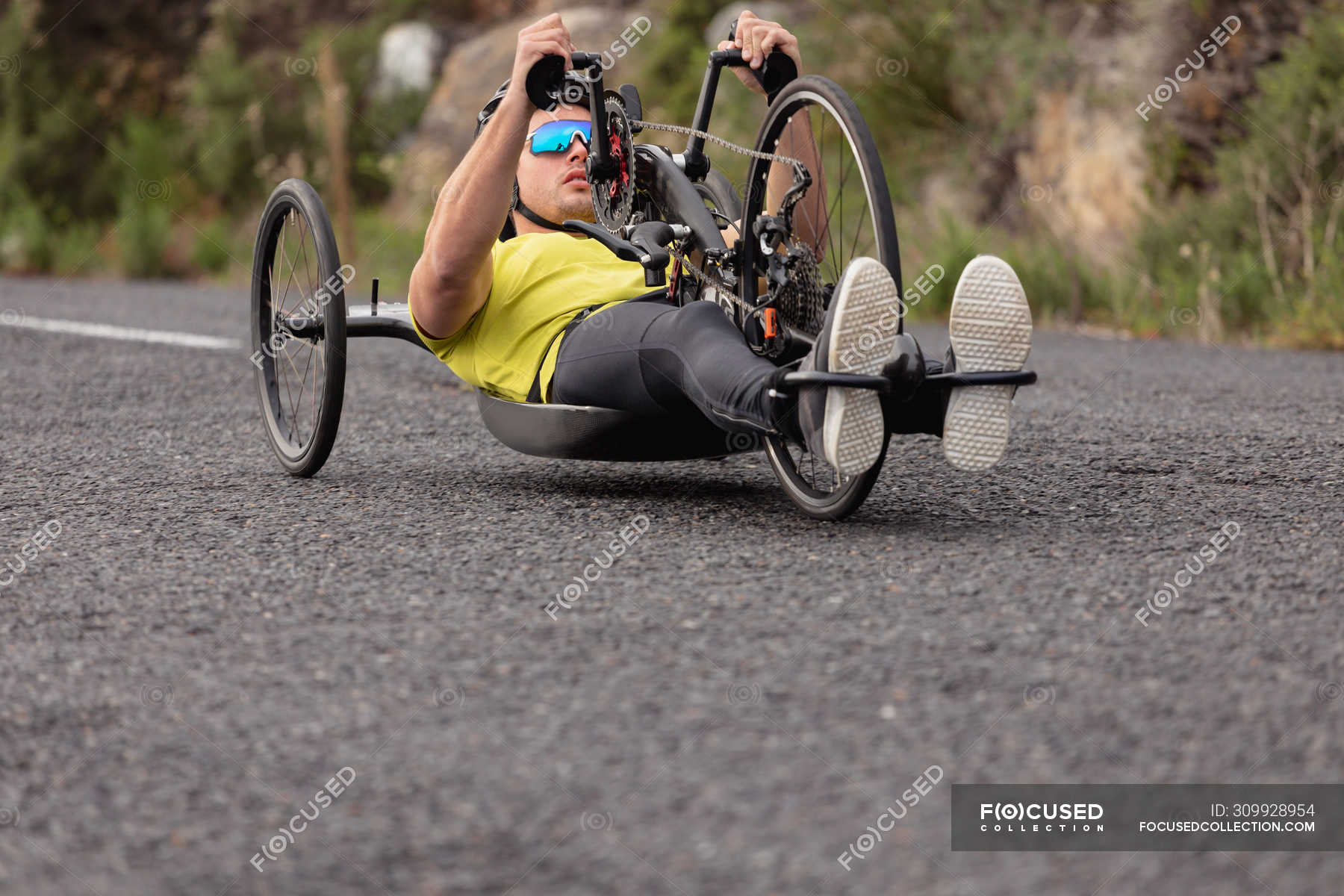 man recumbent bike