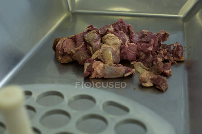 Close-up de carne seca no talho — Fotografia de Stock