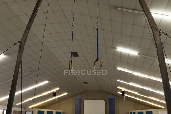 Vista interna dell'anello della palestra nella sala fitness — Foto stock