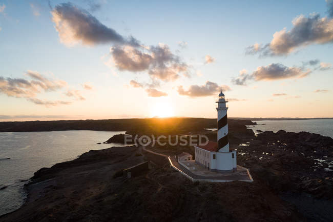 Blick auf den Leuchtturm bei Sonnenuntergang — Stockfoto
