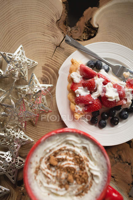 Primo piano di dessert su un tavolo a casa — Foto stock