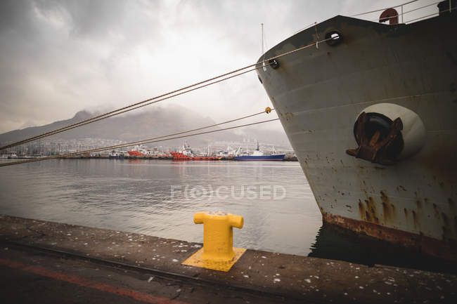Parked ship at port during dusk — Stock Photo