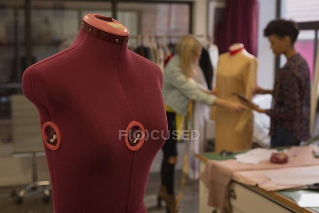 Close-up of mannequin in fashion studio — Stock Photo