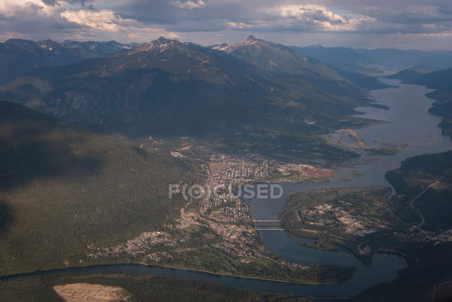Luftaufnahme der schönen Berge und Landschaft — Stockfoto