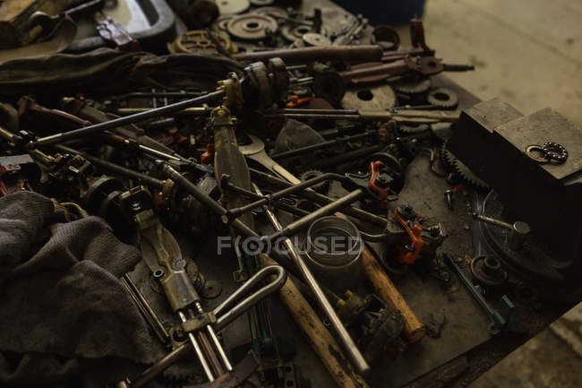 Close-up de ferramentas na indústria de fabricação de cordas — Fotografia de Stock
