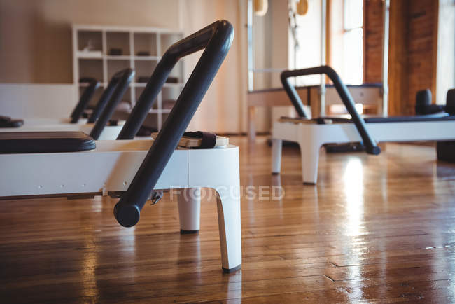 Exercise equipment of empty fitness studio — Stock Photo