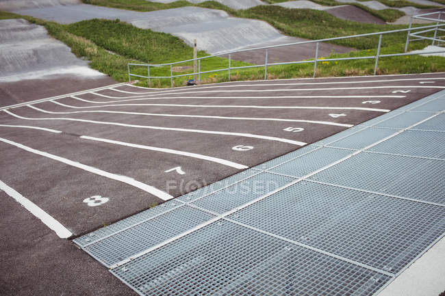 Starting ramp of BMX racing in skatepark — Stock Photo