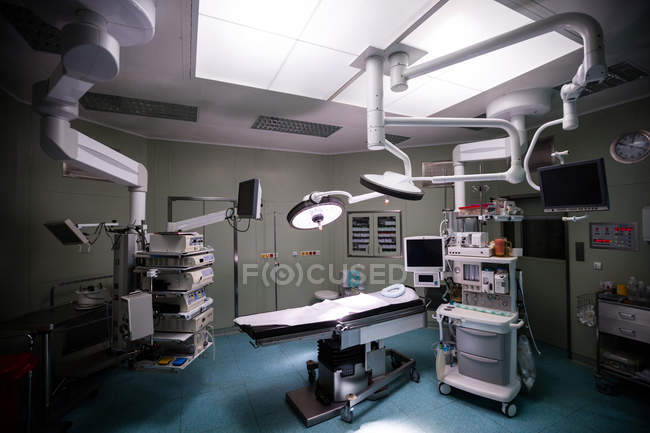 Vista interior da sala de cirurgia no hospital — Fotografia de Stock