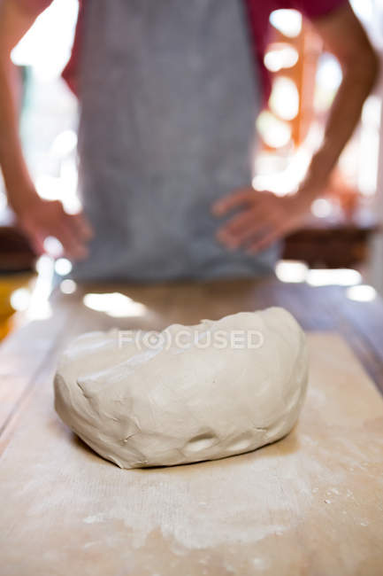Close-up of molding clay on tabletop in pottery workshop — Stock Photo