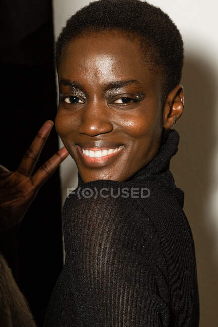 MILAN, ITALY - FEBRUARY 21: Gorgeous model poses in the backstage just before Cristiano Burani show during Milan Women's Fashion Week on FEBRUARY 21, 2020 in Milan. — Stock Photo