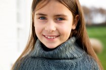 Porträt eines lächelnden Mädchens — Stockfoto