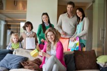 Familie feiert Muttertagsfest zu Hause — Stockfoto