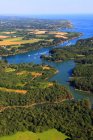 Francia, Bretaña, Morbihan. Vista aérea. El río Aven. - foto de stock