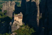 Europe, Grece, Plain of Thessaly, Valley of Penee, World Heritage of UNESCO since 1988, Orthodox Christian monasteries of Meteora perched atop impressive gray rock masses sculpted by erosion, the Roussanou convent — Stock Photo