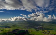 Франция, вид с воздуха на высоту облаков, покрывающих сельскую местность Венди — стоковое фото