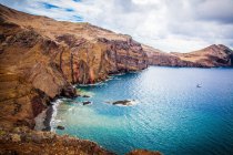 Isla de Madeira, acantilado de Ponta do Furado - foto de stock