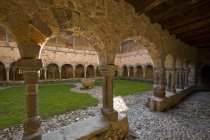 Francia, Alvernia-Rodano-Alpi, Alta Loira, dettagli dell'abbazia benedettina di Lavaudieu — Foto stock